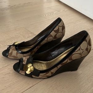 Coach pumps size 7.5